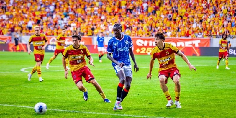 Rangers vs Jagiellonia Bialystok vẫn còn khoảng cách rất mong manh
